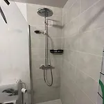 Bright, Spacious Nearby Apartamento *