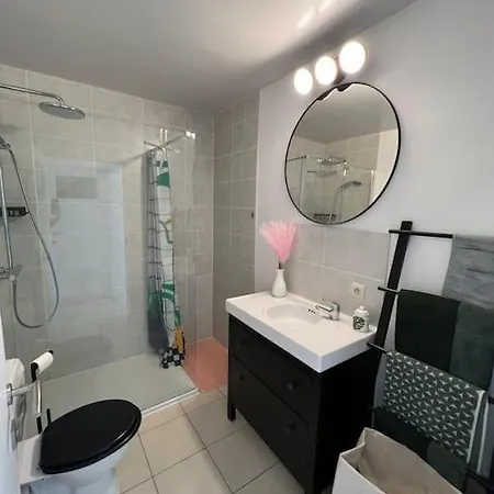公寓 Bright, Spacious Nearby *