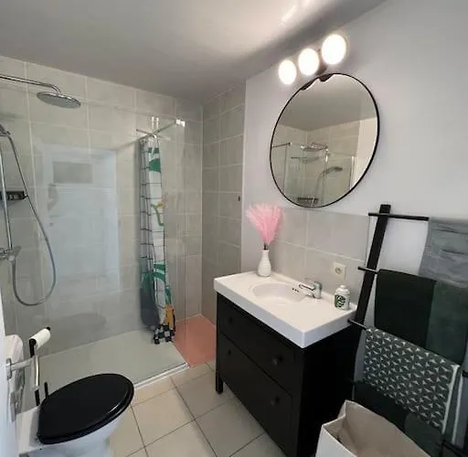 公寓 Bright, Spacious Nearby *