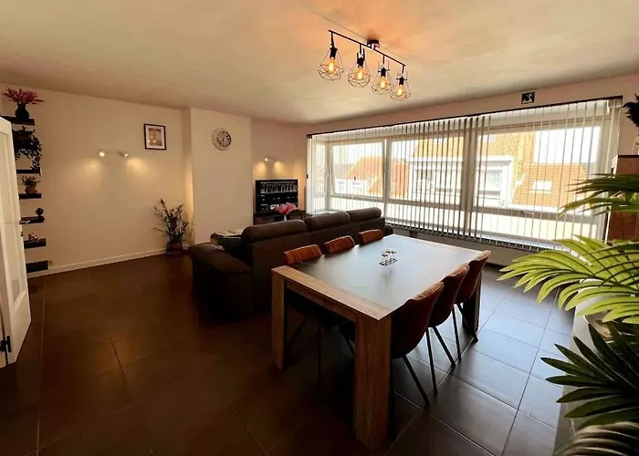 Bright, Spacious Nearby 公寓