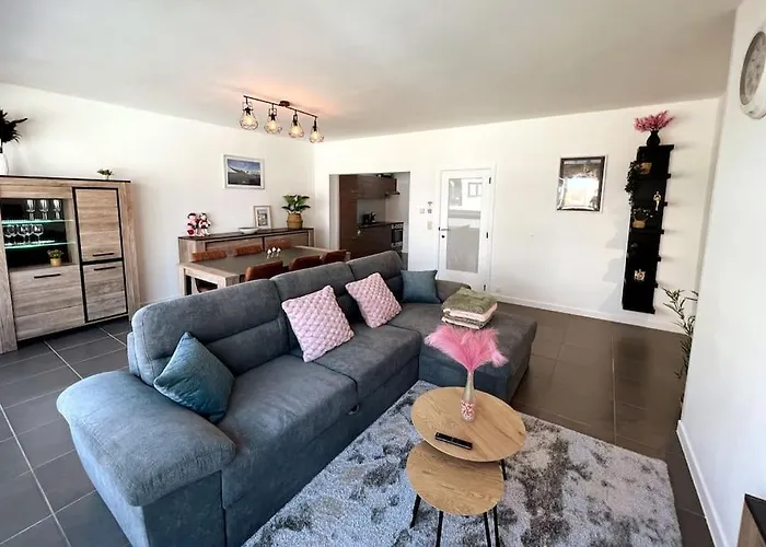 公寓 Bright, Spacious Nearby *