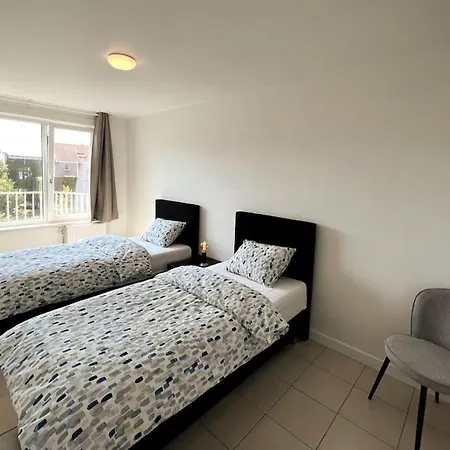 Bright, Spacious Nearby