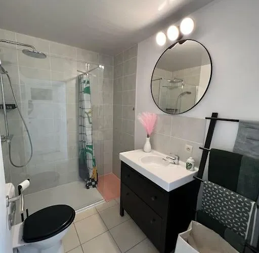 Bright, Spacious Nearby * Ostende